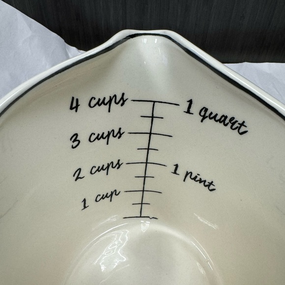 Katie Mandy Measuring Cup - Picture 7 of 11